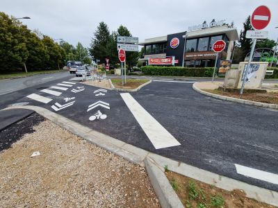 Carrefour Verdun Tourne à Droite Olivet
